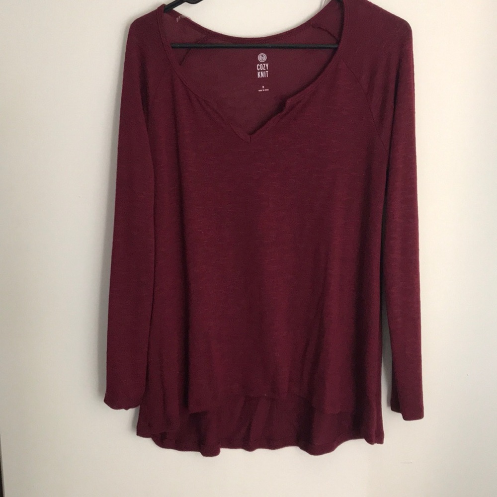 Long sleeve maroon top